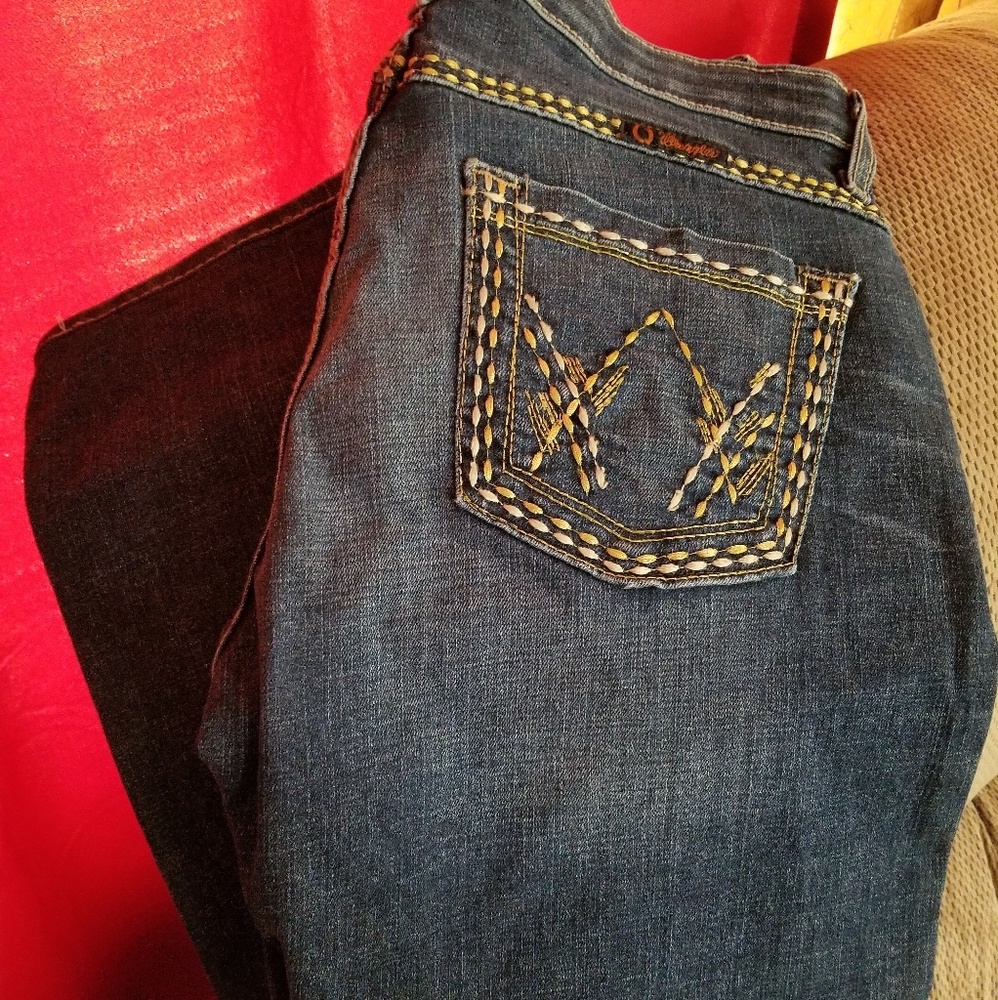 Wrangler Shiloh boot cut jeans - Picture 5 of 5